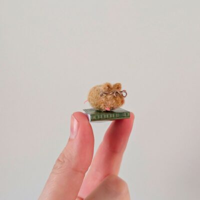Creature Crafts: Mini needle felt mouse with spectacles