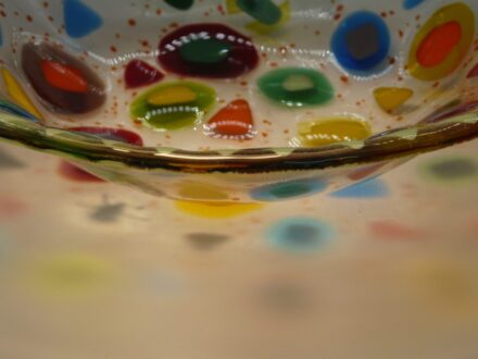 Transparent bowl with multicolour coloured stacks 20cm
